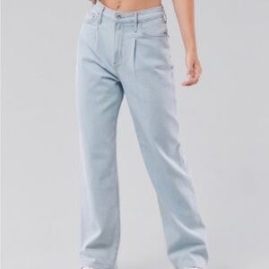 Hollister Light Wash Front Pleat Ultra High Rise Dad Jean 7 / 28W 31L